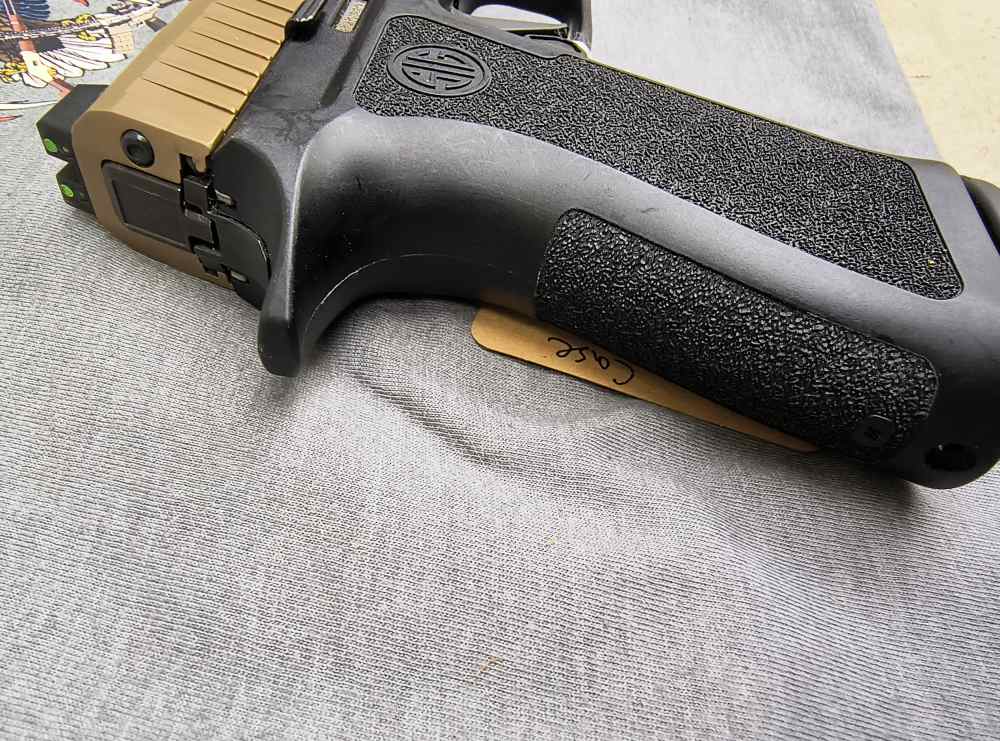 Sig Sauer P320 XVTAC-img-12