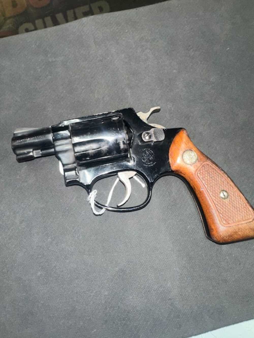 SMITH AND WESSON MODEL 37 POLICE TRADE IN-img-2