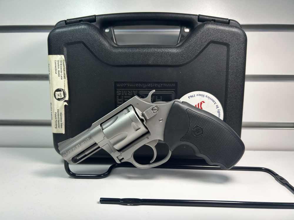 CHARTER ARMS PITBULL REVOVLER 40 S&W -img-0