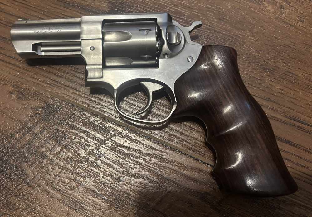 LNIB Ruger GP100 stainless 357 Mag with 3” barrel 6-round cylinder-img-1