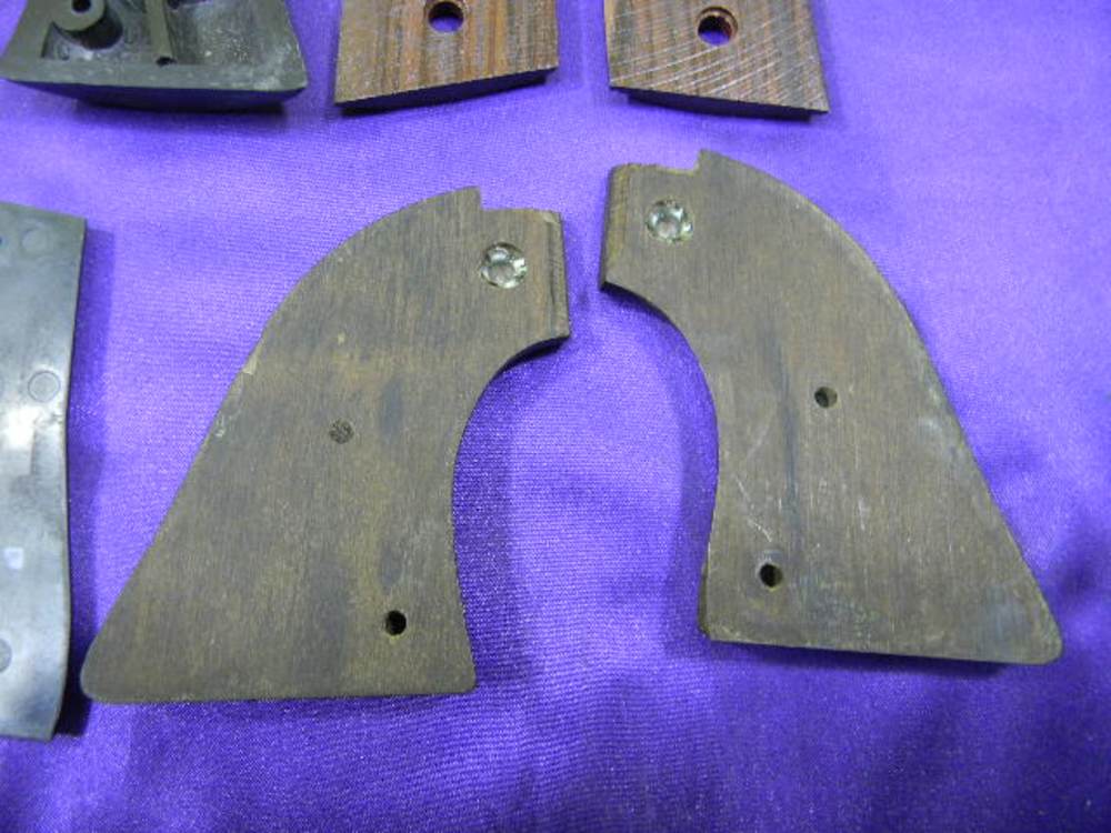  Lot of 6 Used Vintage And Newer Colt Revolver And Pistol Grips-img-13