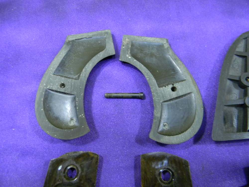  Lot of 6 Used Vintage And Newer Colt Revolver And Pistol Grips-img-8
