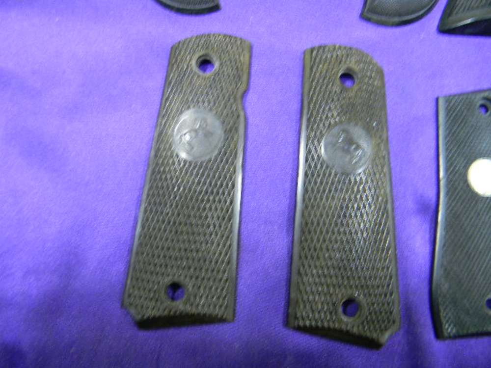  Lot of 6 Used Vintage And Newer Colt Revolver And Pistol Grips-img-4