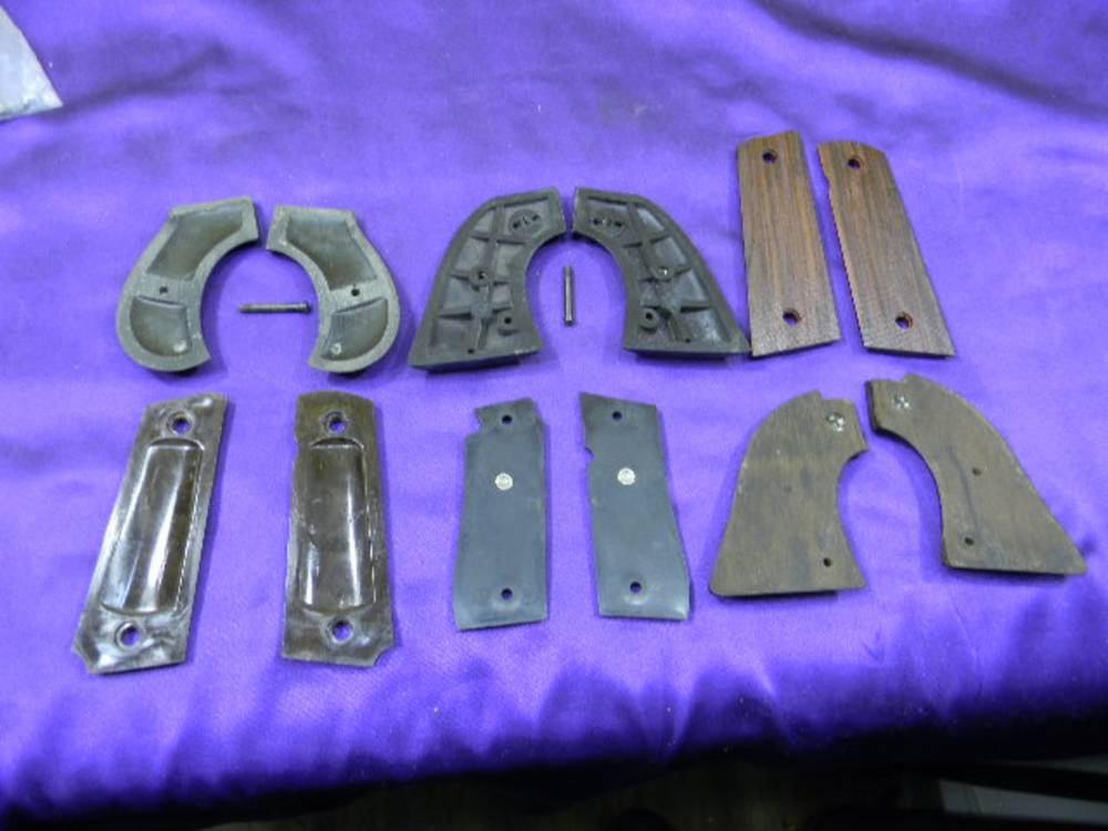  Lot of 6 Used Vintage And Newer Colt Revolver And Pistol Grips-img-14