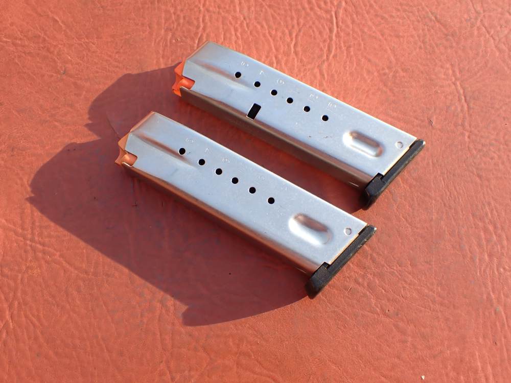 (2 TOTAL) SMITH & WESSON 5906 SS 9MM FACTORY 15RD MAGAZINE L.E. MARKED -img-5