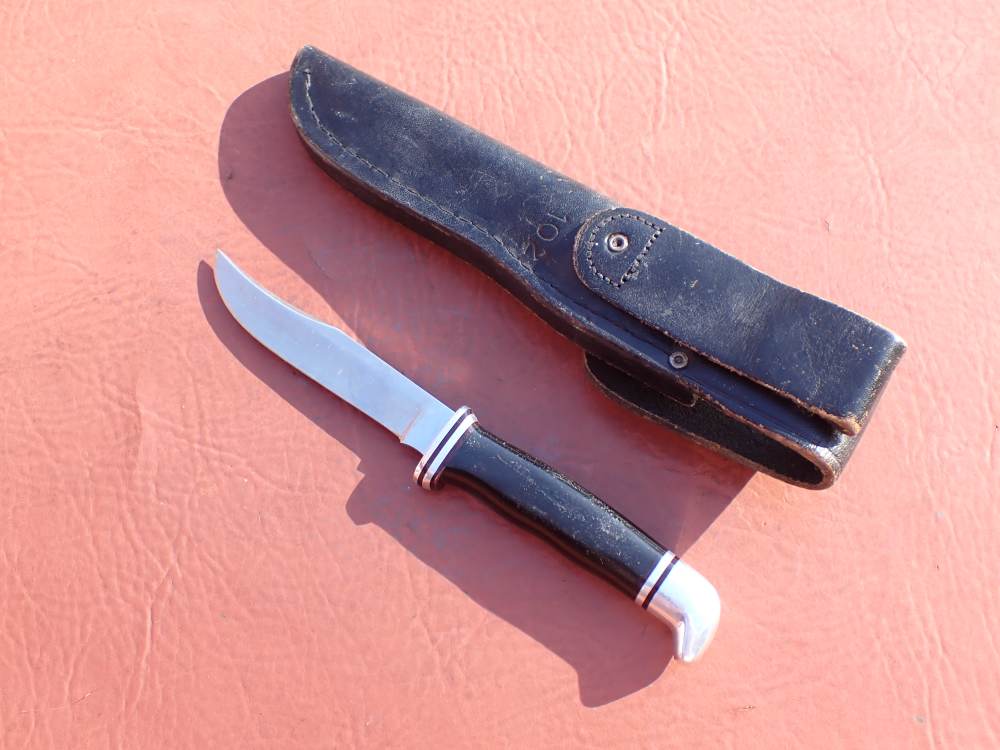 BUCK MODEL 102 WOODSMAN KNIFE WITH BUCK SHEATH MADE FROM 1971-1985-img-2