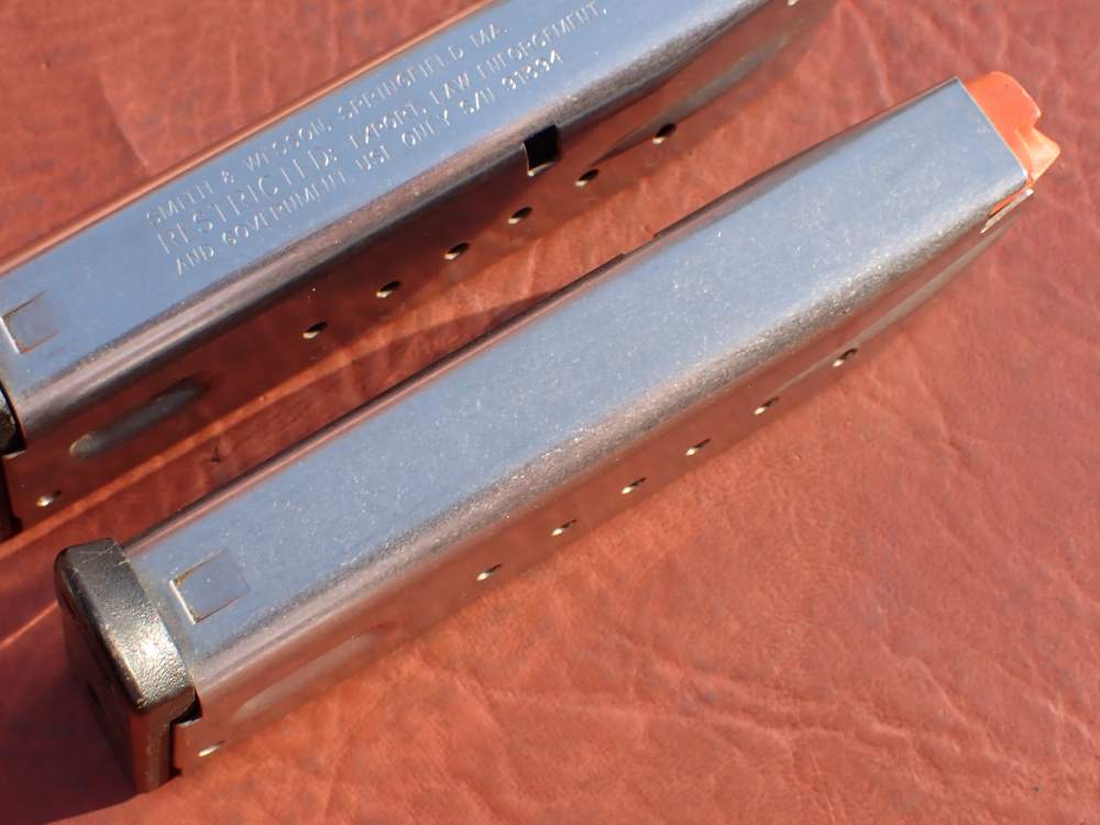 (2 TOTAL) SMITH & WESSON MODEL 5906 SS 9MM FACTORY 15RD MAGAZINE L.E MARKED-img-10