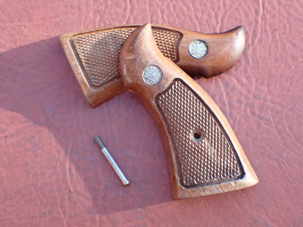 SMITH & WESSON MODEL K FRAME SQUARE BUTT FACTORY REVOLVER GRIPS w/ SCREW-img-11
