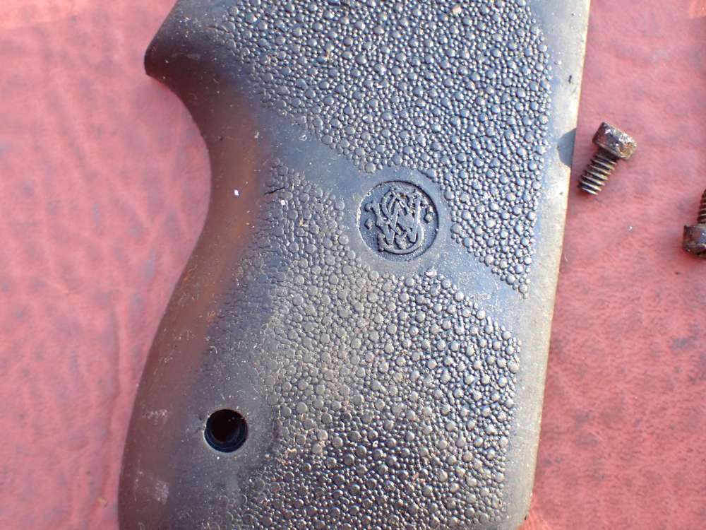 SMITH & WESSON MODEL CS40 CHIEFS SPECIAL STAINLESS 40S&W FACTORY PISTOL KIT-img-134