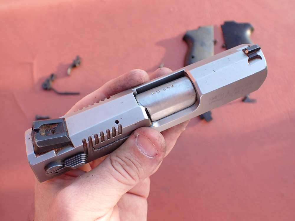 SMITH & WESSON MODEL CS40 CHIEFS SPECIAL STAINLESS 40S&W FACTORY PISTOL KIT-img-81