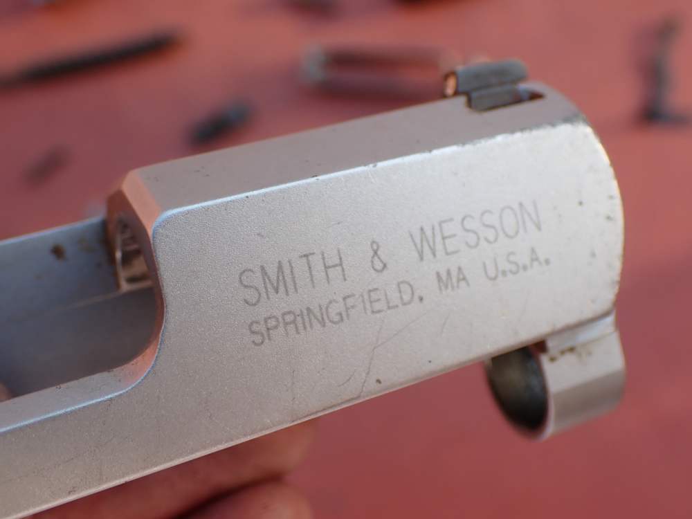 SMITH & WESSON MODEL CS40 CHIEFS SPECIAL STAINLESS 40S&W FACTORY PISTOL KIT-img-57