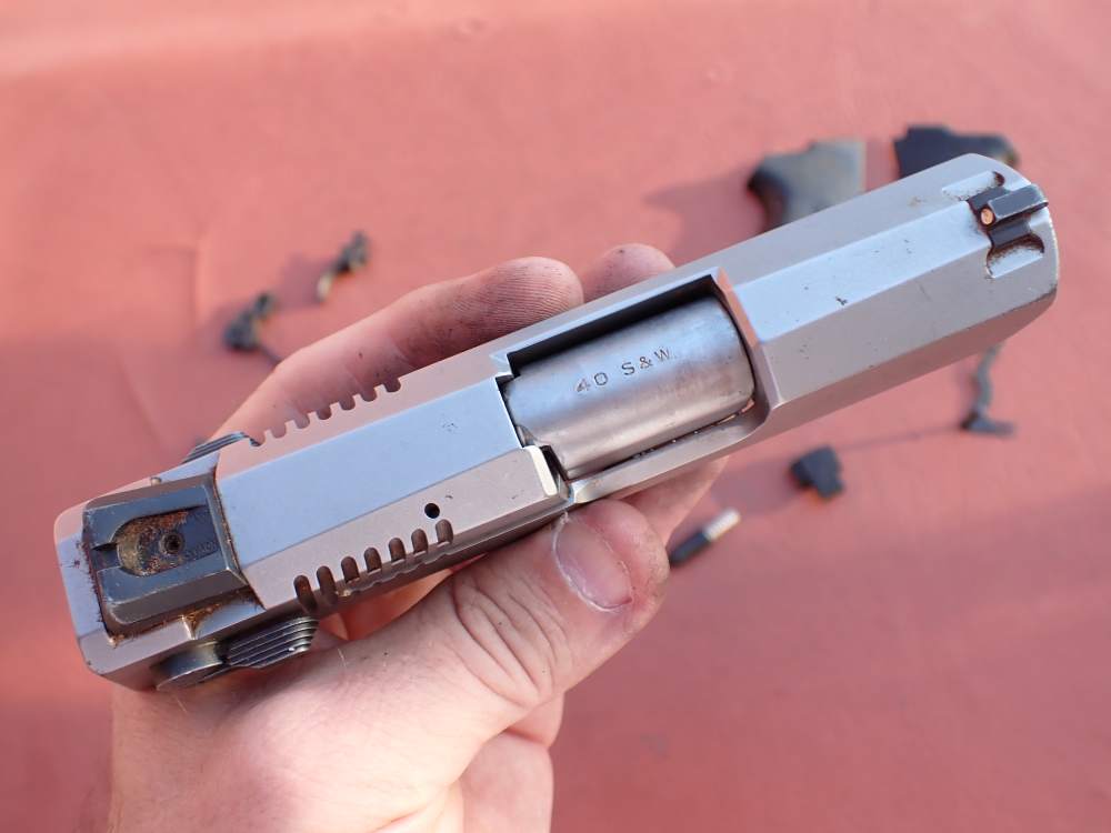 SMITH & WESSON MODEL CS40 CHIEFS SPECIAL STAINLESS 40S&W FACTORY PISTOL KIT-img-97