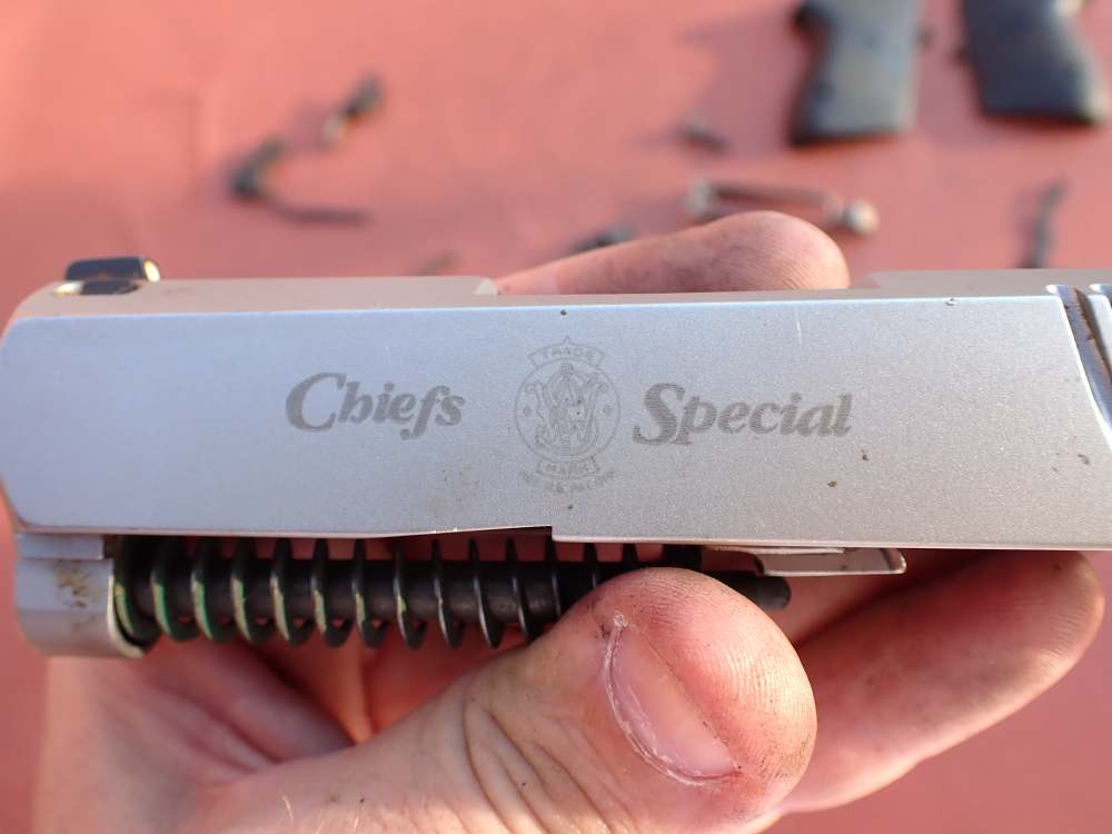SMITH & WESSON MODEL CS40 CHIEFS SPECIAL STAINLESS 40S&W FACTORY PISTOL KIT-img-122