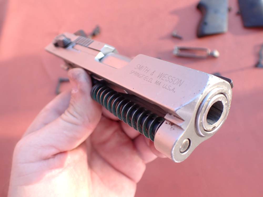 SMITH & WESSON MODEL CS40 CHIEFS SPECIAL STAINLESS 40S&W FACTORY PISTOL KIT-img-118
