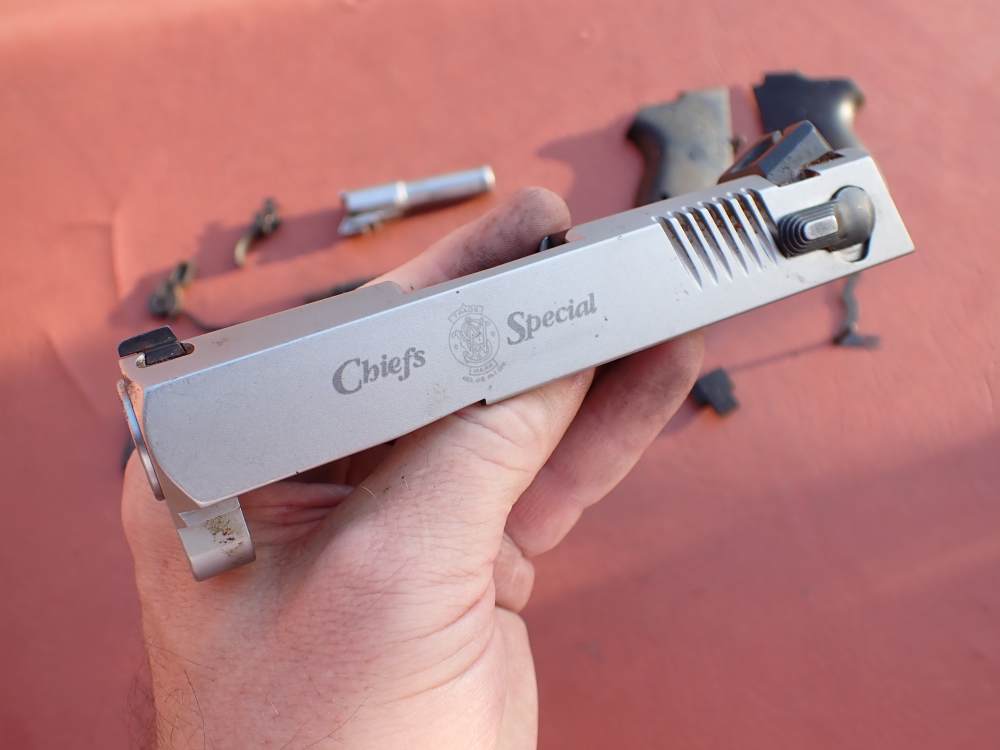 SMITH & WESSON MODEL CS40 CHIEFS SPECIAL STAINLESS 40S&W FACTORY PISTOL KIT-img-7