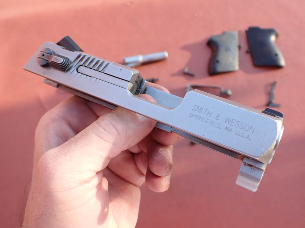 SMITH & WESSON MODEL CS40 CHIEFS SPECIAL STAINLESS 40S&W FACTORY PISTOL KIT-img-22