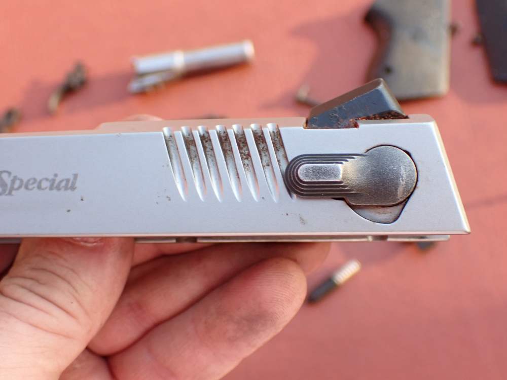 SMITH & WESSON MODEL CS40 CHIEFS SPECIAL STAINLESS 40S&W FACTORY PISTOL KIT-img-59