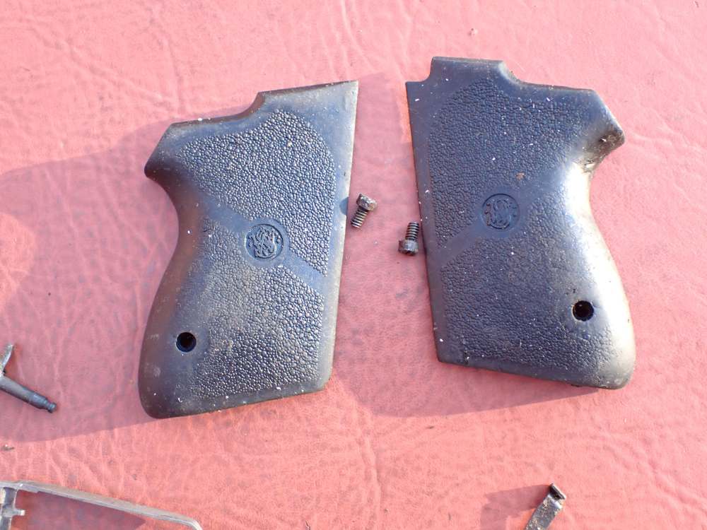 SMITH & WESSON MODEL CS40 CHIEFS SPECIAL STAINLESS 40S&W FACTORY PISTOL KIT-img-133