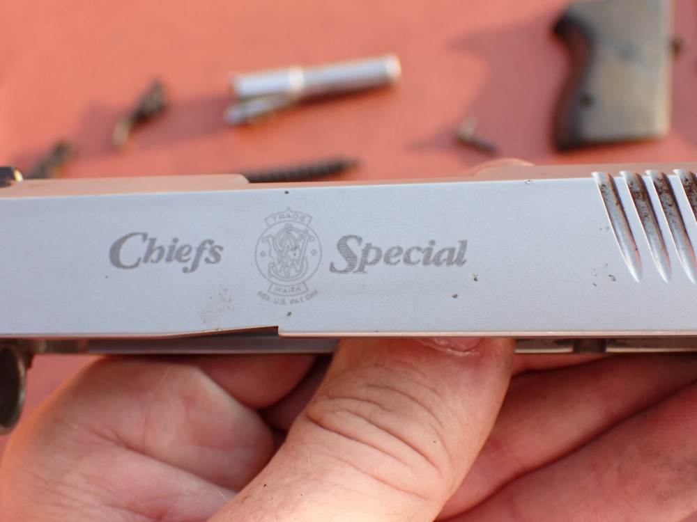 SMITH & WESSON MODEL CS40 CHIEFS SPECIAL STAINLESS 40S&W FACTORY PISTOL KIT-img-60
