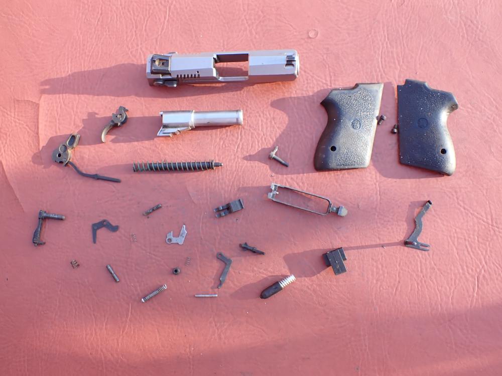 SMITH & WESSON MODEL CS40 CHIEFS SPECIAL STAINLESS 40S&W FACTORY PISTOL KIT-img-0
