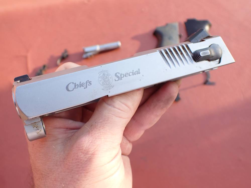 SMITH & WESSON MODEL CS40 CHIEFS SPECIAL STAINLESS 40S&W FACTORY PISTOL KIT-img-29