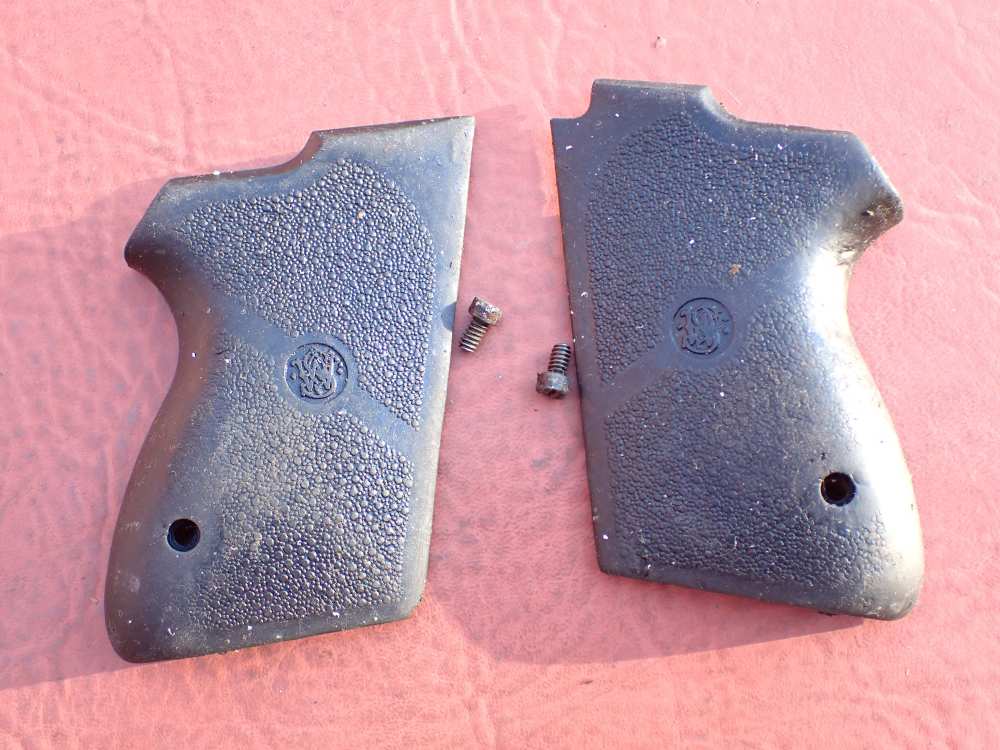 SMITH & WESSON MODEL CS40 CHIEFS SPECIAL STAINLESS 40S&W FACTORY PISTOL KIT-img-136