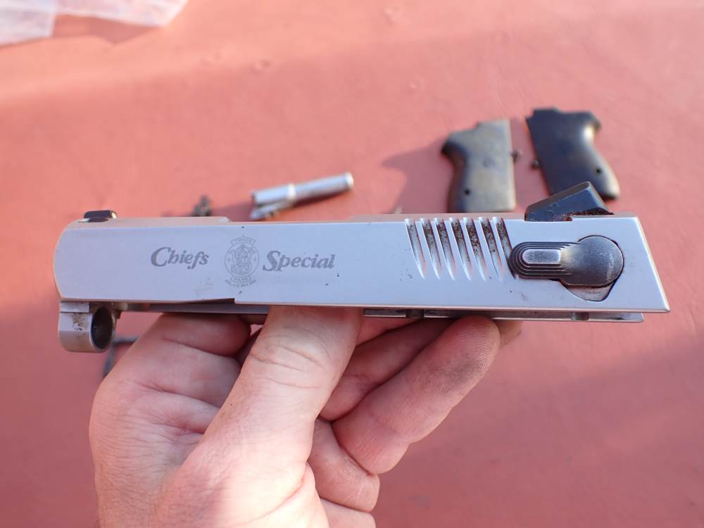 SMITH & WESSON MODEL CS40 CHIEFS SPECIAL STAINLESS 40S&W FACTORY PISTOL KIT-img-28