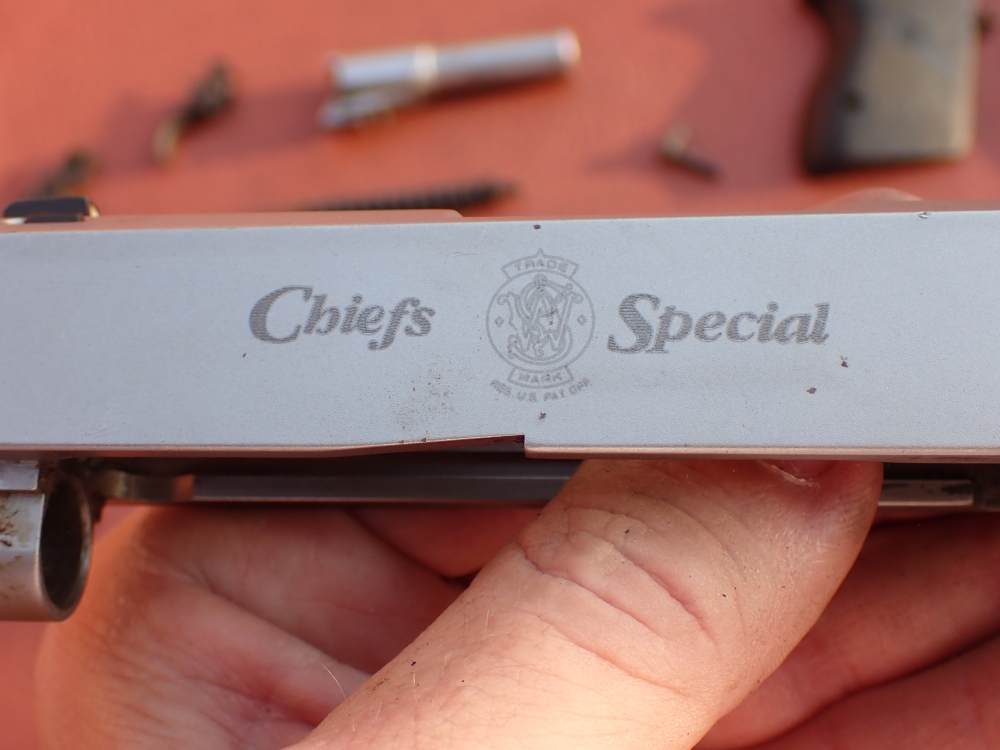 SMITH & WESSON MODEL CS40 CHIEFS SPECIAL STAINLESS 40S&W FACTORY PISTOL KIT-img-64