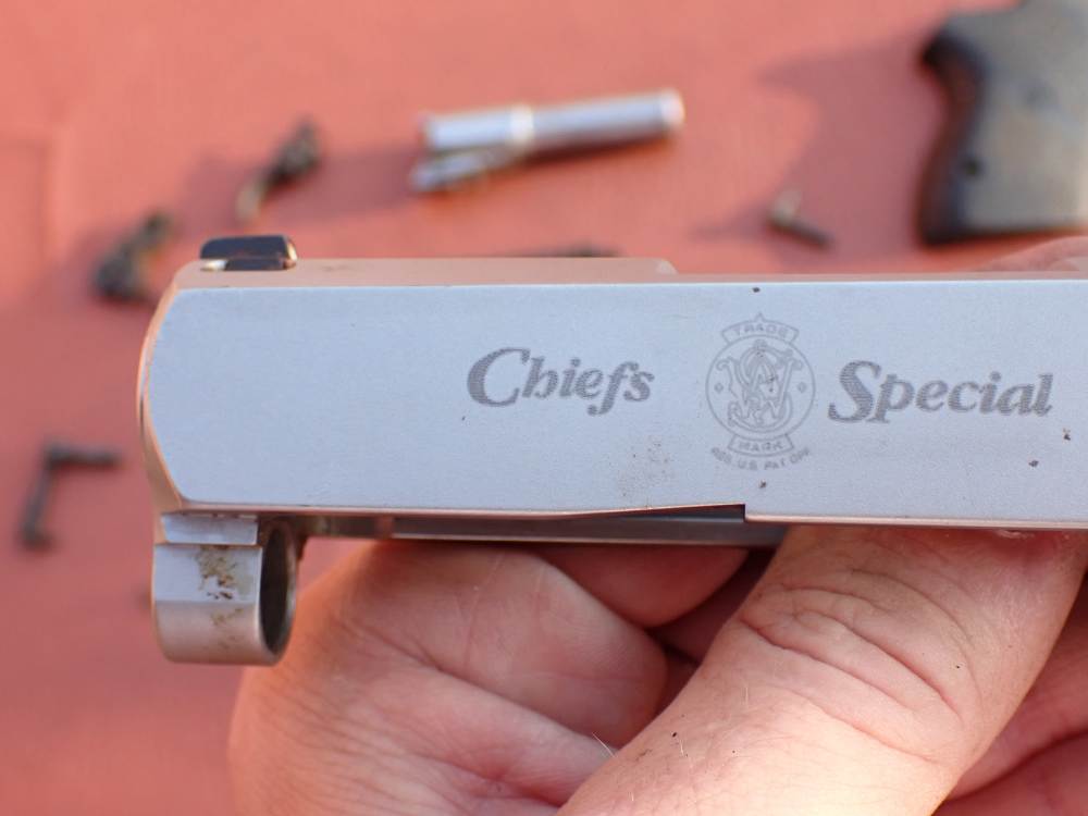 SMITH & WESSON MODEL CS40 CHIEFS SPECIAL STAINLESS 40S&W FACTORY PISTOL KIT-img-62