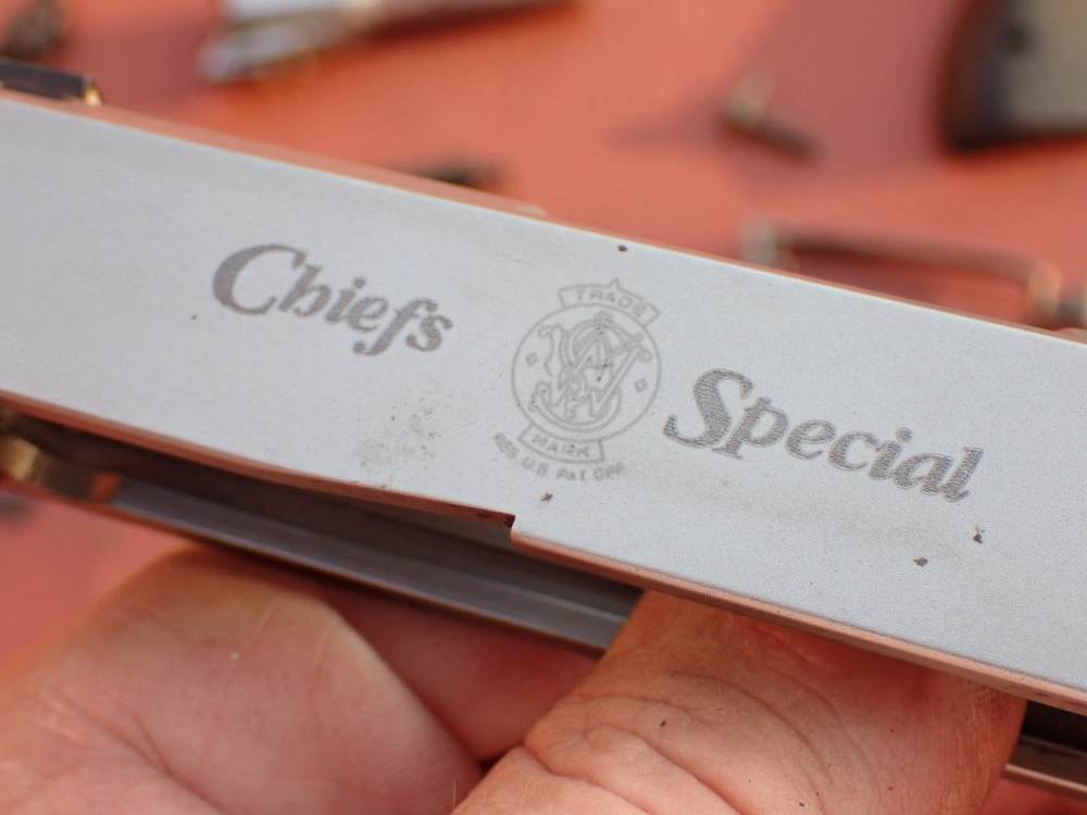 SMITH & WESSON MODEL CS40 CHIEFS SPECIAL STAINLESS 40S&W FACTORY PISTOL KIT-img-67
