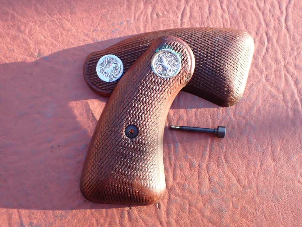 COLT DETECTIVE SPECIAL FACTORY REVOLVER ORIGINAL LONG ROUND BUTT GRIPS-img-21
