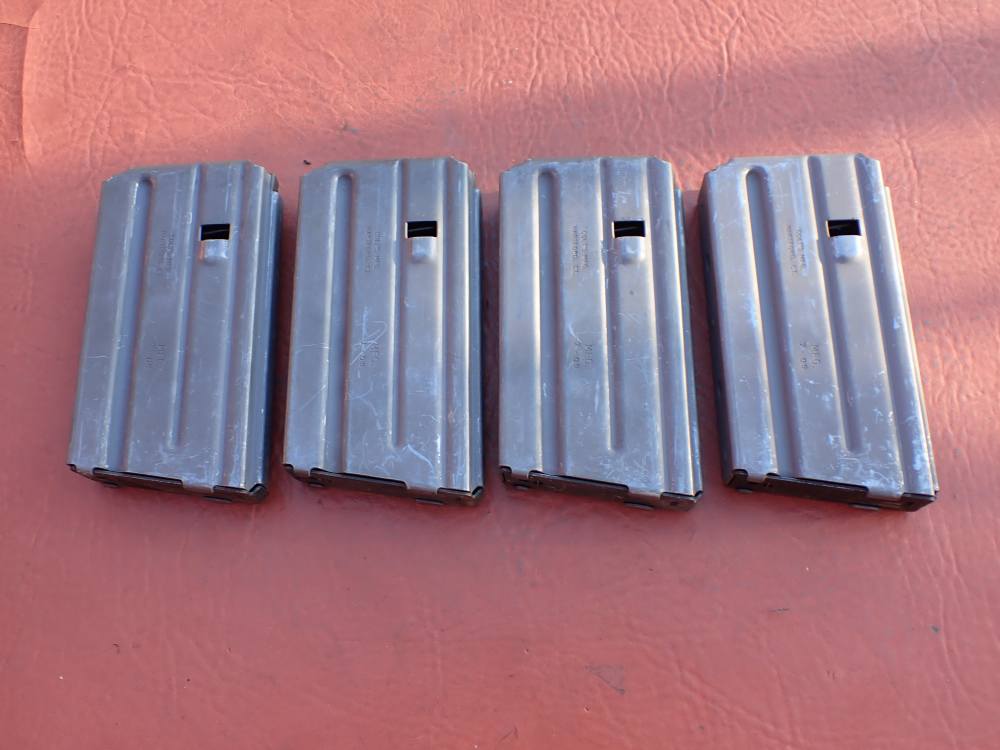(4 TOTAL) COLT AR-15 M16 FACTORY 5.56MM .223 REM ORIGINAL 20 ROUND MAGAZINE-img-1