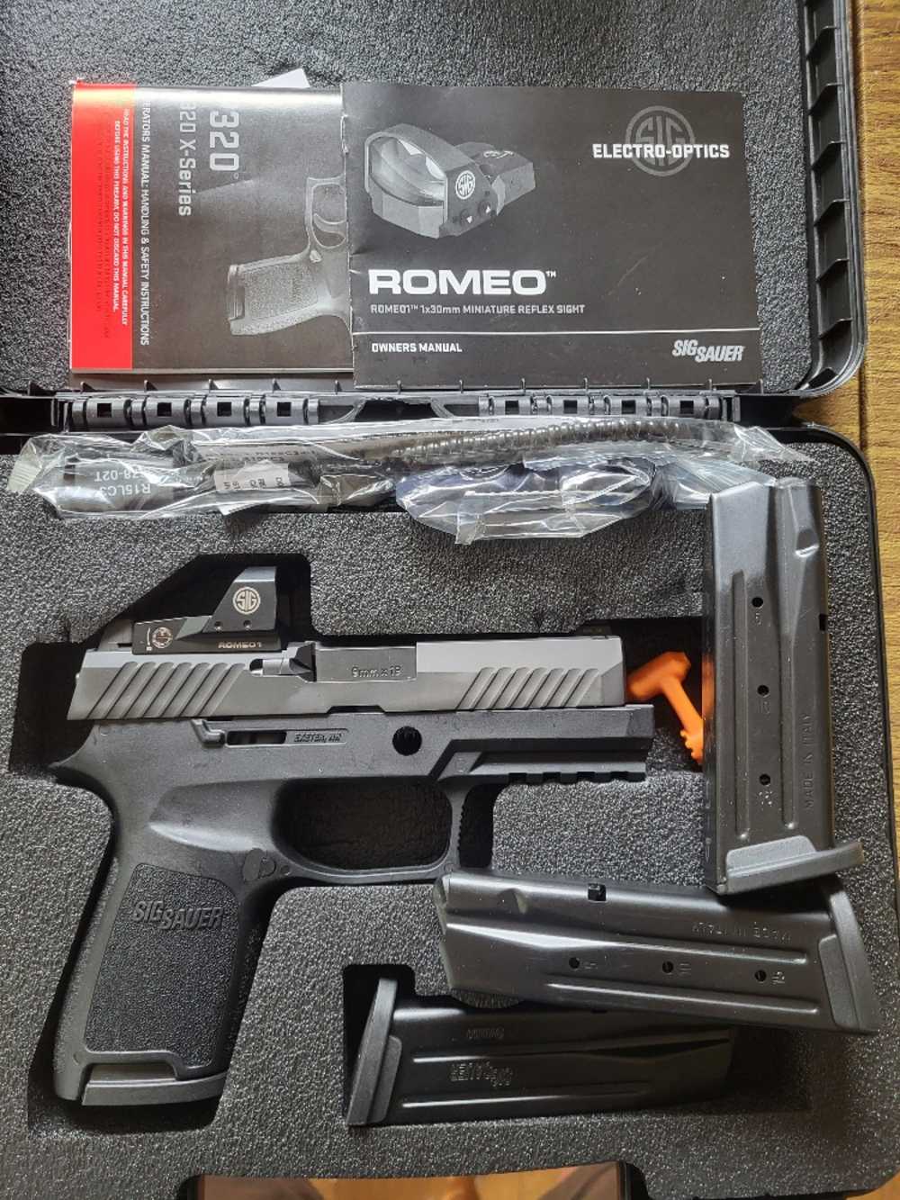 SIG P320 Compact 9mm X-Change Kit w/Romeo Sight & 4 15rd mags-img-0