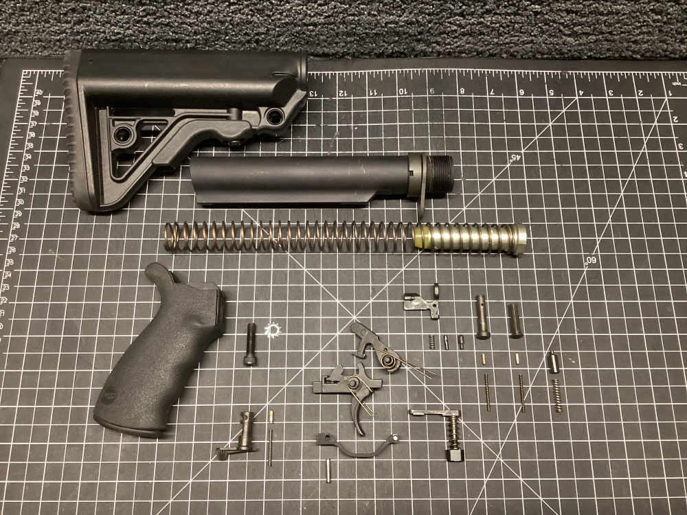 ROCK RIVER ARMS TACTICAL OPERATOR 2 COMPLETE AR-15 LOWER PARTS SET -img-0