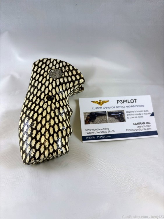 Cobra Skin Colt King Cobra Grips w/medallions-img-1