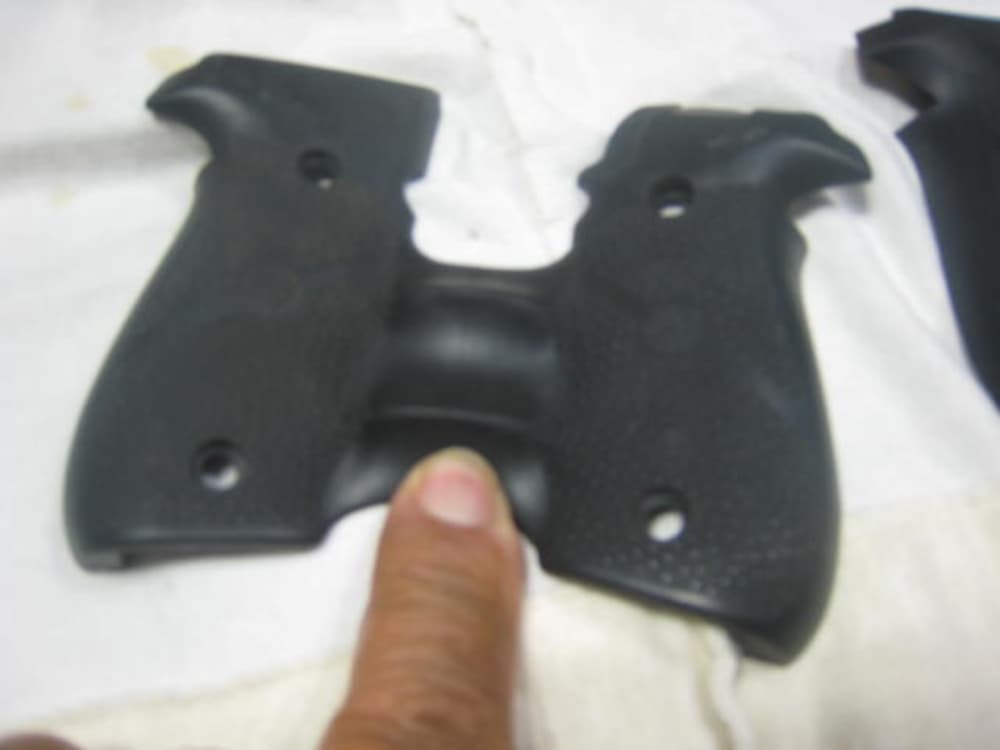 2 Sig P226 Hogue Grips Still in Good Condition-img-1