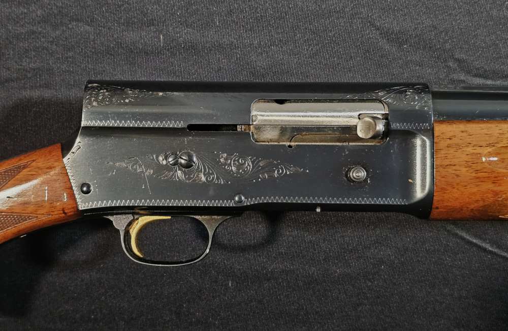 Browning Auto 5 Light Twelve Shotgun-img-11