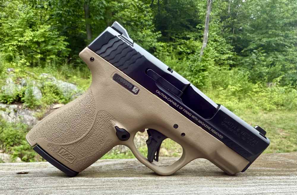 Smith and Wesson, M&P9 Shield Plus, FDE with black slide-img-1