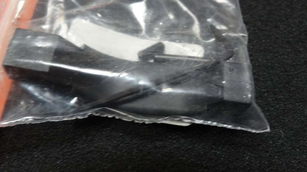 polymer ar-15 trigger guard with mounting hardware.-img-0
