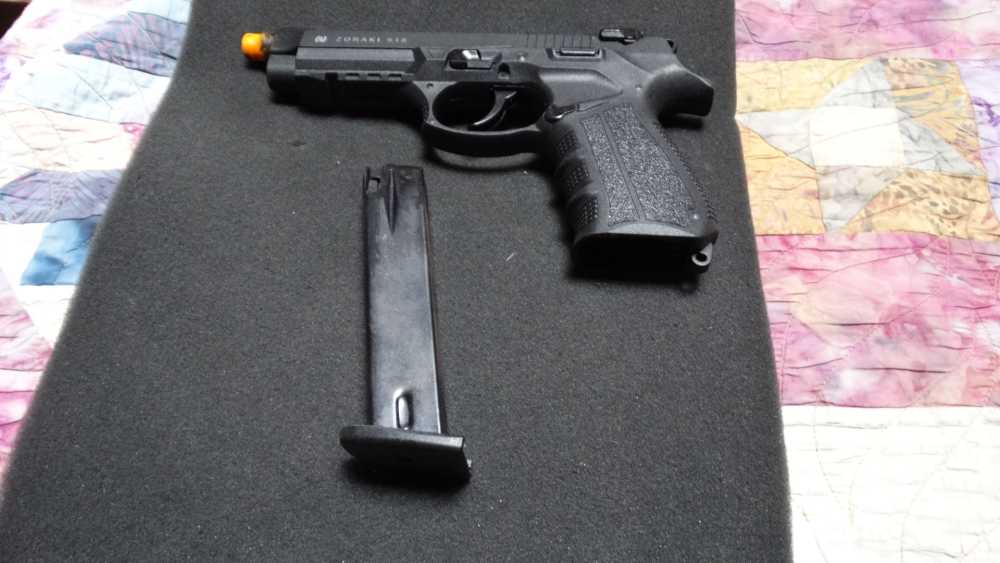 zoraki model 918 blank firing pistol.  -img-4
