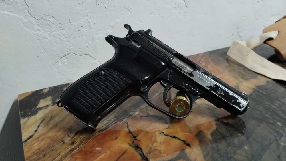 Czechoslovak CZ model 82 in 9x18MAK includes shoulder holster AWESOME C&R-img-2