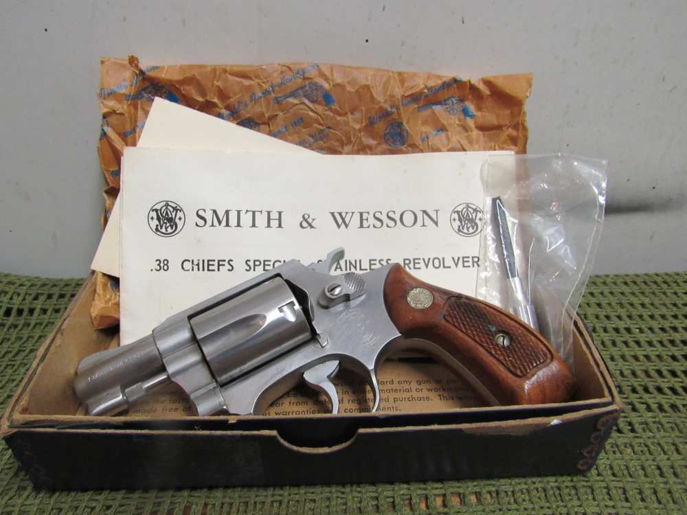Smith & Wesson Model 60 .38 Spl. Stainless J-Frame, 2" Barrel DA/SA 1984-img-0