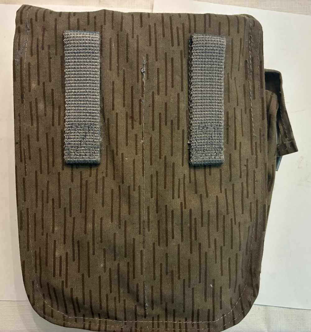4x AK47 30rd Magazines and pouch-img-1