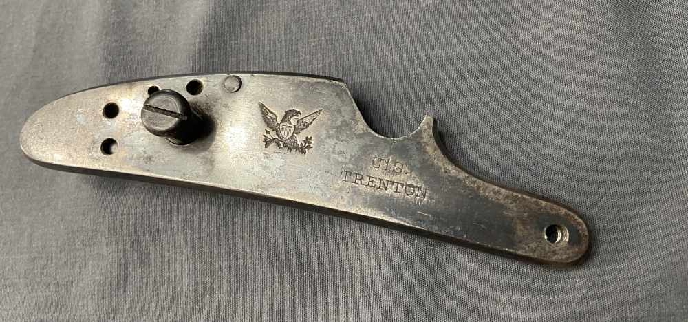 ORIGINAL Civil War TRENTON Contract Springfield Musket Lock Plate-img-0