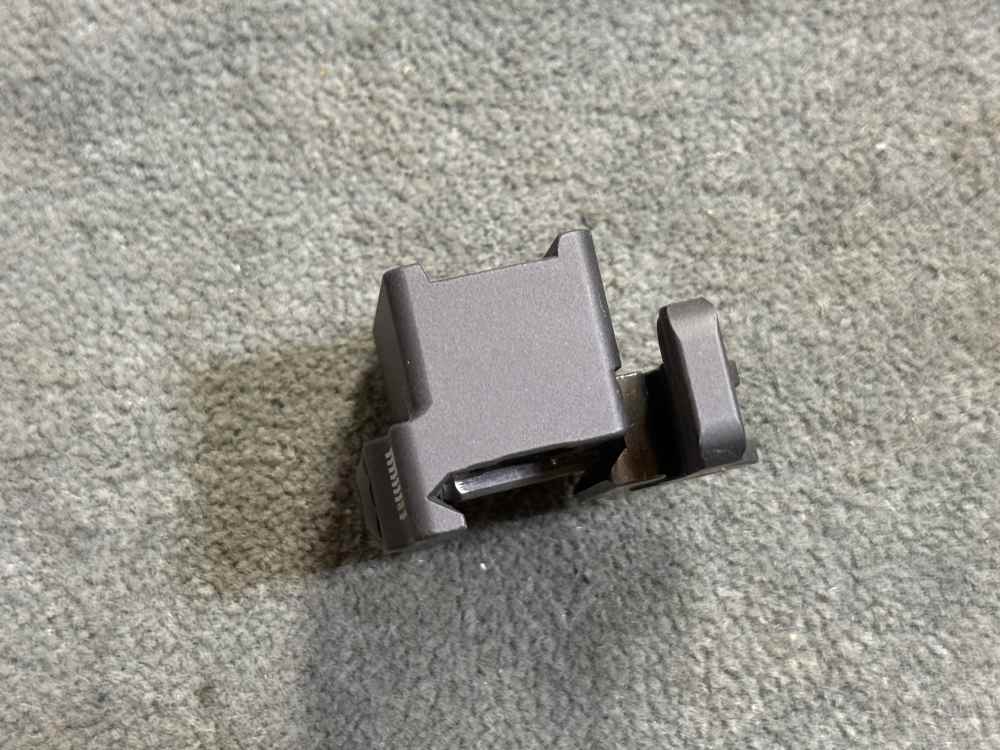 Vortex SPARC Solar Red Dot Sight + ADM Quick Detach Mount Abs. Co-Wit-img-16