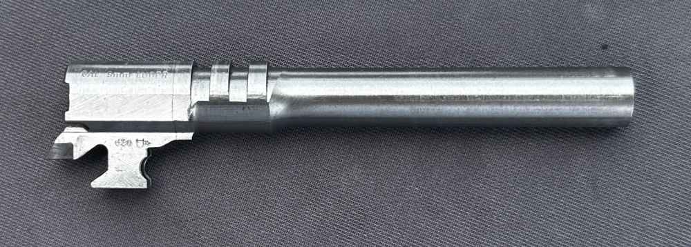 Browning Hi Power Silver Chrome Nickel 9mm Pistol, Made in 2001-img-37