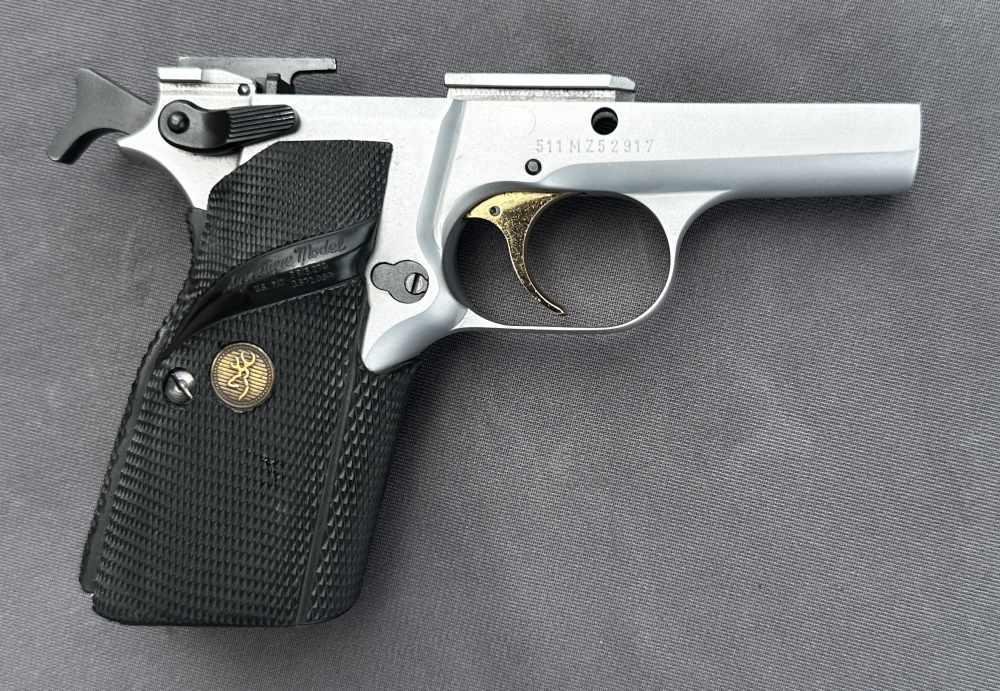 Browning Hi Power Silver Chrome Nickel 9mm Pistol, Made in 2001-img-32