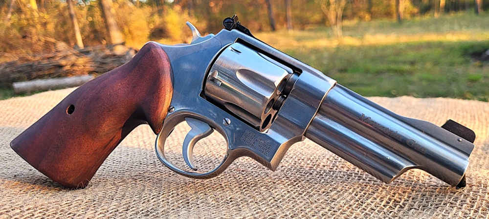 SMITH & WESSON 610 MOUNTAIN GUN 10MM 4" SS BEAR HUG GRIPS-img-1