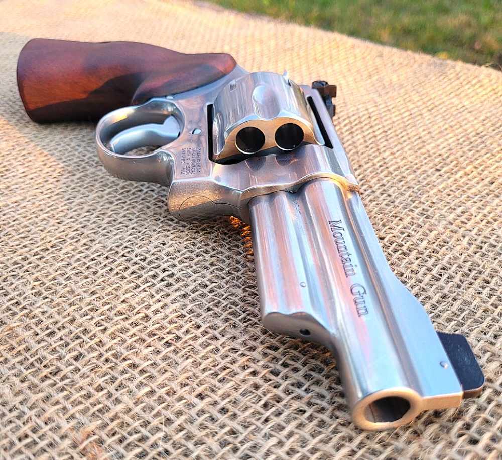 SMITH & WESSON 610 MOUNTAIN GUN 10MM 4" SS BEAR HUG GRIPS-img-3