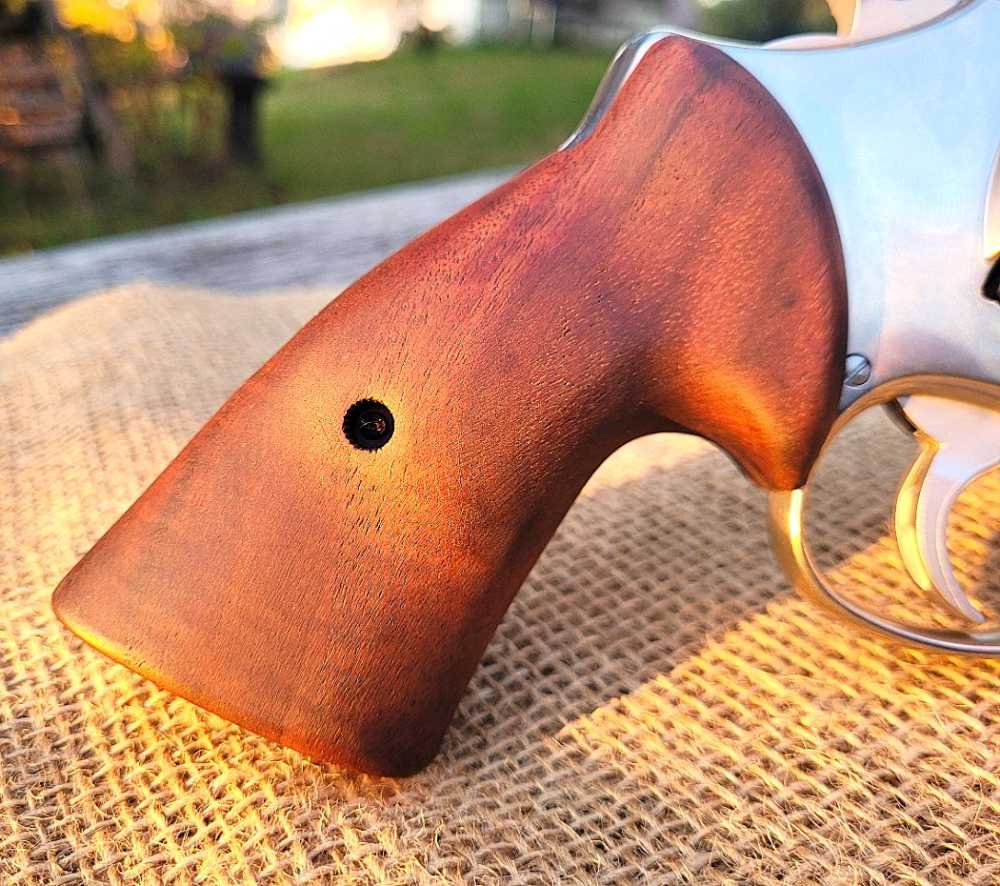 SMITH & WESSON 610 MOUNTAIN GUN 10MM 4" SS BEAR HUG GRIPS-img-7
